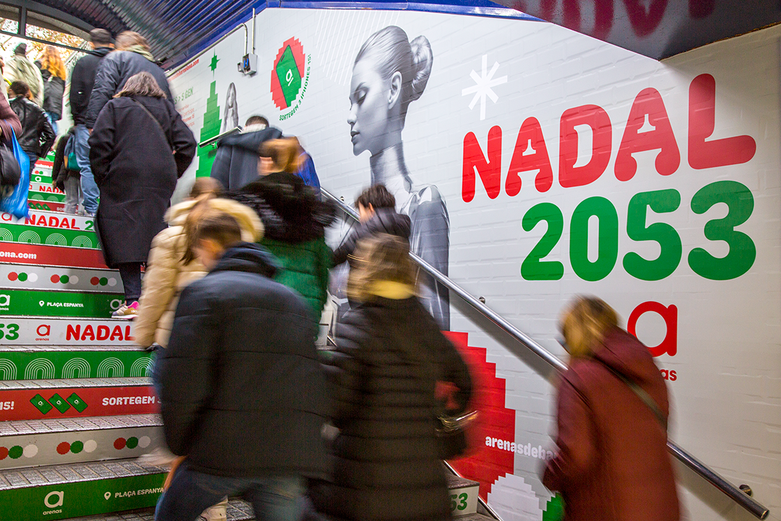 aplicación en escaleras de la campaña de Navidad