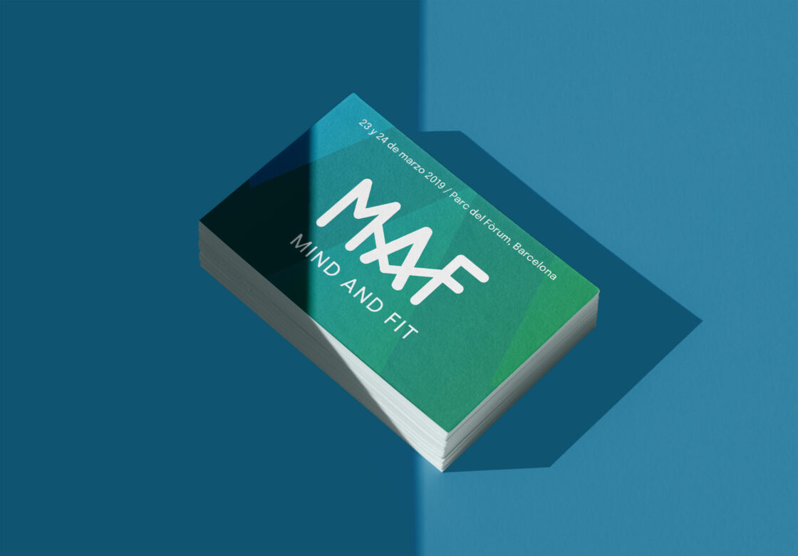 aplicación en tarjeta del logotipo de MAF